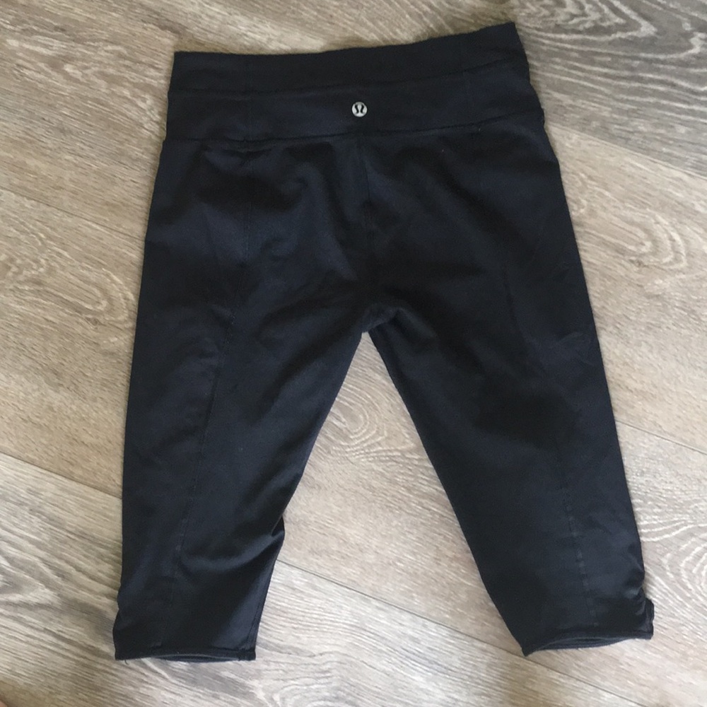 Lululemon Black Cropped Leggings
